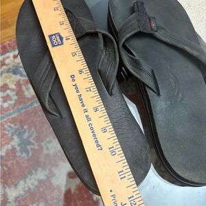 Rainbow Men's Black Flip-Flop Sandals with Textured Footbed, doble layer.